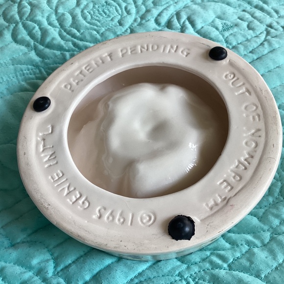 VINTAGE ‘DON’T PLAY WITH YOUR FOOD’ CERAMIC 3-D DOG BOWL - Picture 6 of 7